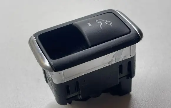 Mercedes-Benz E C207 W207 Tailgate opening switch A2079057901 10206337 10091807