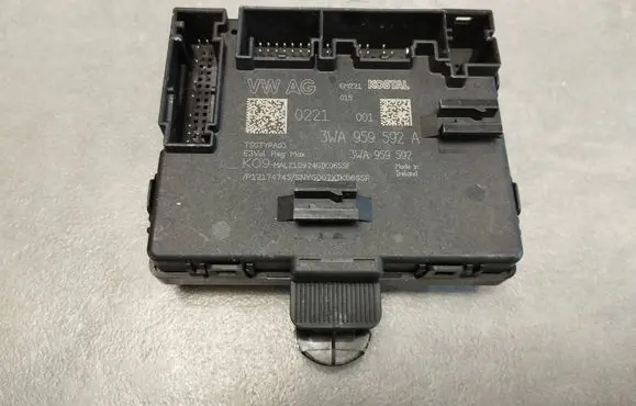 Volkswagen Tiguan Door control unit/module 3WA959592A 3WA959592
