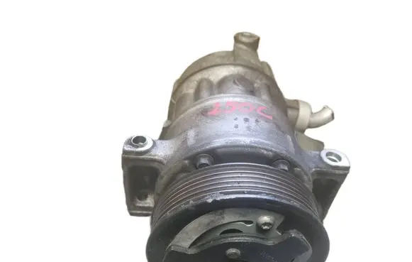 Volkswagen Golf VI Air conditioning (A/C) compressor (pump) 5N0820803