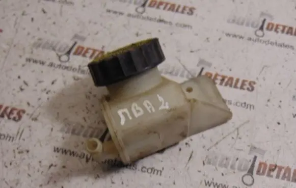 Brake fluid reservoir