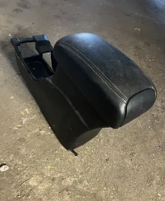 Peugeot 4007 Armrest 8011A08341 8011A0834 8011A083