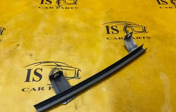 Dacia Dokker Front door window/glass (coupe) 802174373R