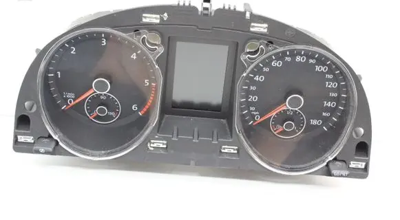Volkswagen PASSAT CC Speedometer (instrument cluster) 3C8920970L