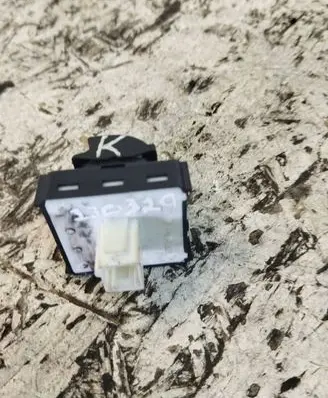 Citroen C4 Cactus Electric window control switch 9810639720
