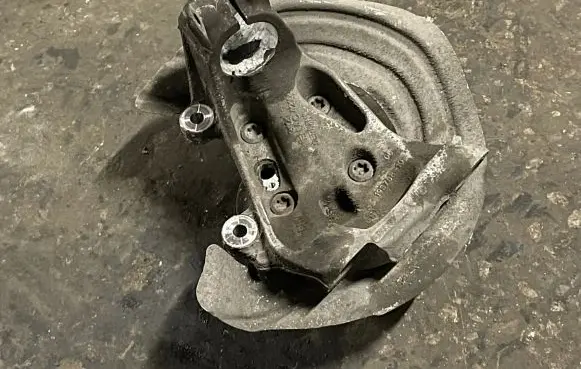 BMW 4 F36 Gran coupe Front wheel hub 19878810