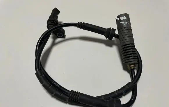 BMW 1 E82 E88 ABS brake wheel speed sensor 6762465