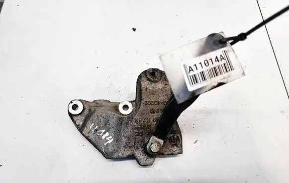 Volkswagen PASSAT B6 Engine mounting bracket 1K0199117BM