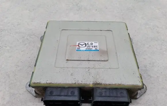 Mazda 5 Engine control unit/module ECU LFD718881C