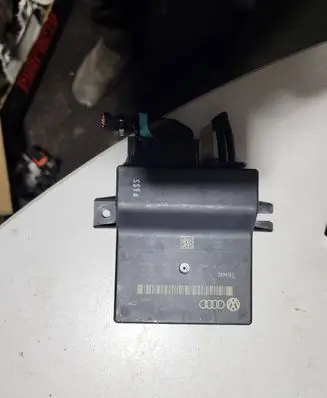 Audi A6 S6 C6 4F Gateway control module 4L0907468B 4L0910468A