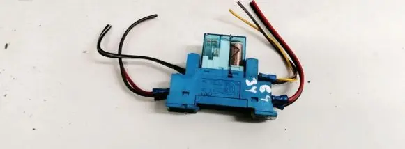 Ford Mondeo Mk III Fuse 12VDC