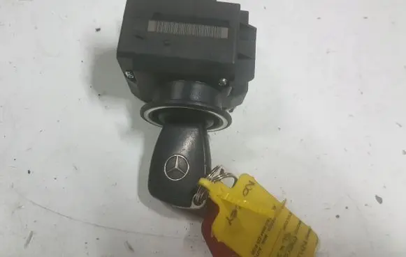 Mercedes-Benz SLK R171 Ignition lock 2115451408
