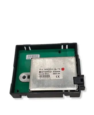 Mercedes-Benz B W245 Aerial antenna amplifier A1698200475 50110009
