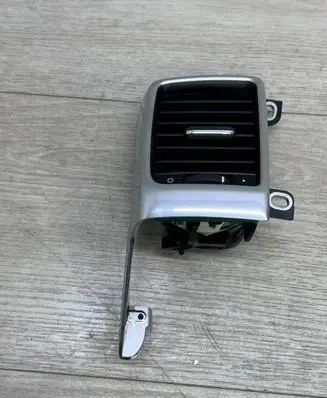 Rear air vent grill