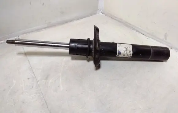 Volkswagen PASSAT B6 Front shock absorber/damper 36F47A 824904005796