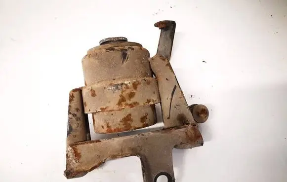 Toyota Corolla Verso AR10 Engine mount bracket 