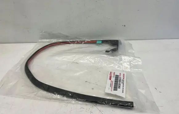 Toyota Highlander XU70 Rubber seal loading door 678950E060 0E060