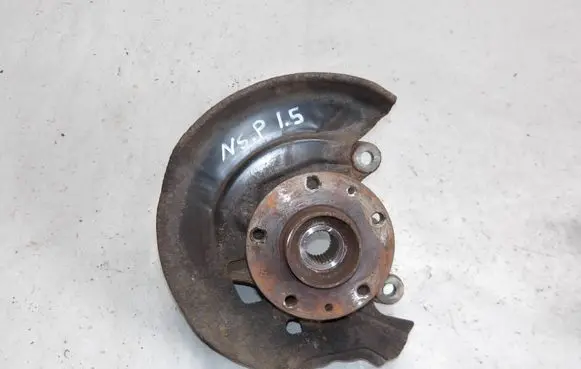 Nissan Qashqai Front wheel hub spindle knuckle 