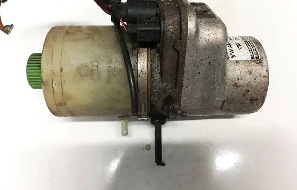 Skoda Fabia Mk2 (5J) Power steering pump 6q0423371