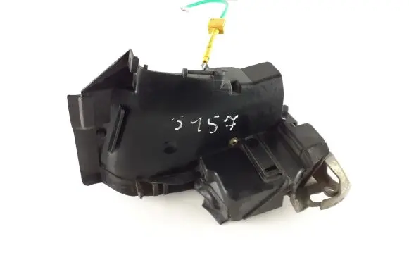 BMW 5 E39 Front door lock 8235126 A3157A337005U176