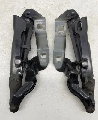 Volkswagen New Beetle Engine bonnet/hood hinges 1C0955747C