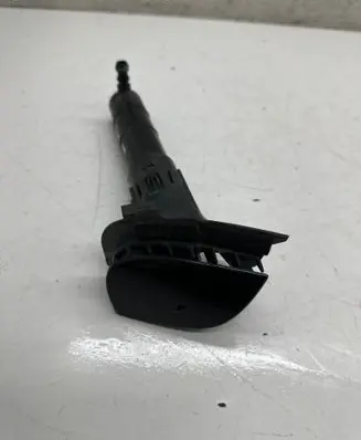 Porsche Macan (95B) Headlight washer spray nozzle 95B955978B