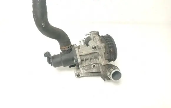 Mercedes-Benz A W176 Water pump A6512000501