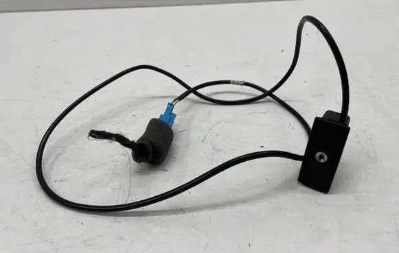 Mercedes-Benz B W246 W242 USB socket connector 