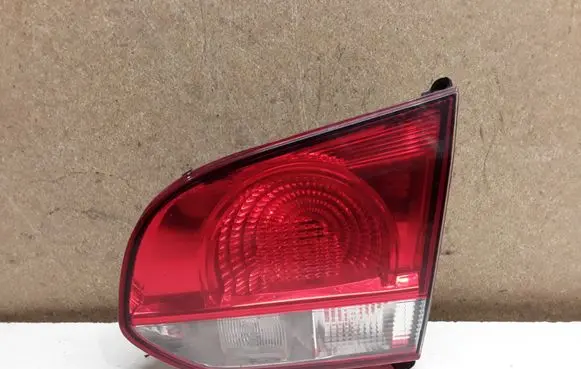 Tailgate rear/tail lights