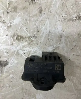BMW 1 E82 E88 Glow plug pre-heat relay 857008702 0522120103