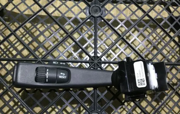 Volvo V40 Indicator stalk 31394001