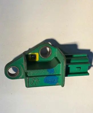Audi A6 S6 C6 4F Airbag deployment crash/impact sensor