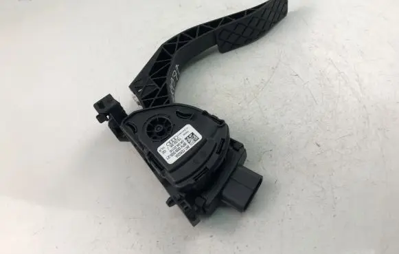 Audi A4 S4 B9 8W Accelerator throttle pedal 8K1723523A