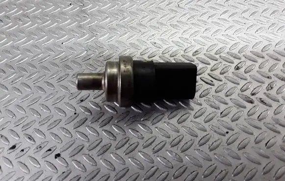 Audi A8 S8 D2 4D Fuel temperature sensor 