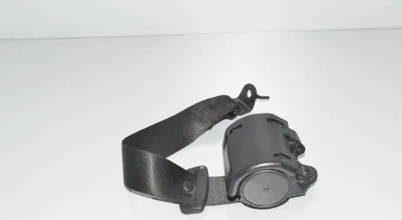 Middle seatbelt (rear)