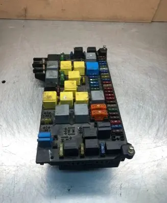Mercedes-Benz ML W163 Fuse module 1635450205 08200101