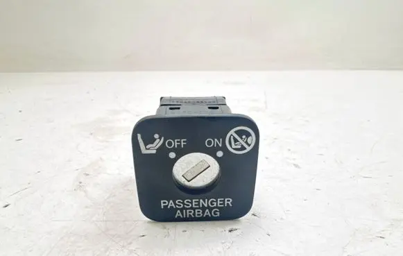 Toyota Avensis T270 Passenger airbag on/off switch 2040E08