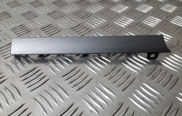 Volkswagen Touran II Panel trim 1T2858417B