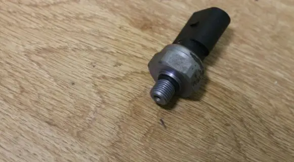 Fuel pressure sensor