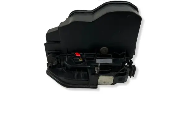 BMW X3 E83 Front door lock 7229458