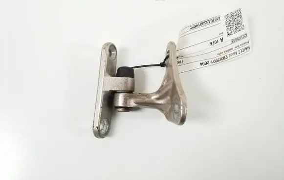 Mercedes-Benz CLC CL203 Front door lower hinge A2037200337