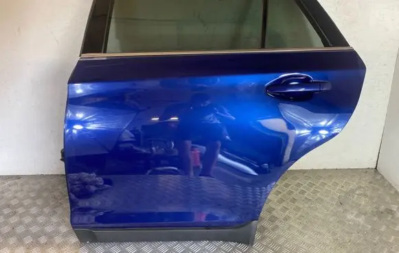 Subaru Outback (BS) Rear door