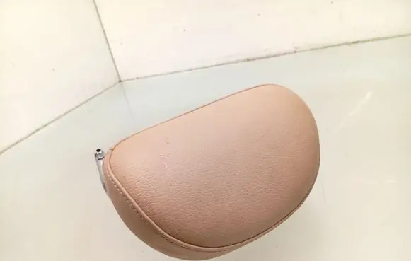 Mercedes-Benz CLS C219 Rear seat headrest 