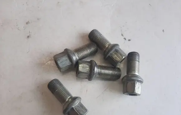 Audi A7 S7 4G Nuts/bolts 