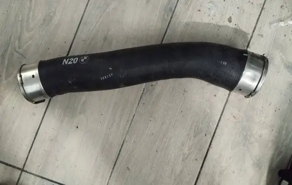 BMW X4 F26 Intercooler hose/pipe 7597591 15475810
