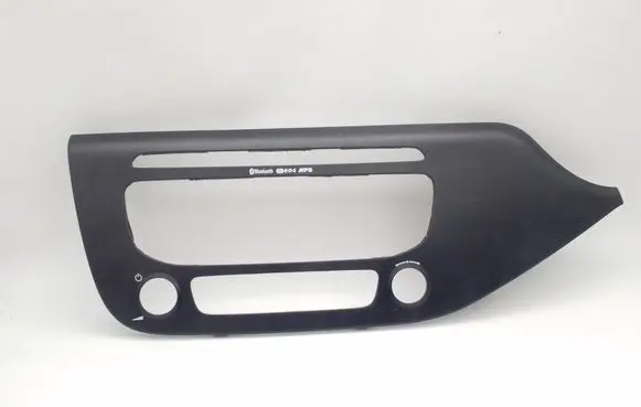 KIA Ceed Radio/GPS head unit trim 84740A2900