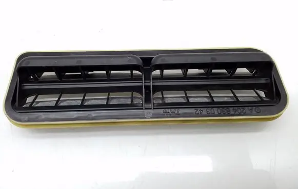 Mercedes-Benz C W204 Quarter panel pressure vent A2048300342