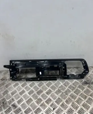 Volkswagen Tiguan Panel trim 572858019