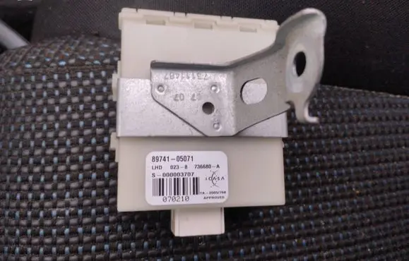 Toyota Avensis T250 Door central lock control unit/module 8974105071 736680A S000003707