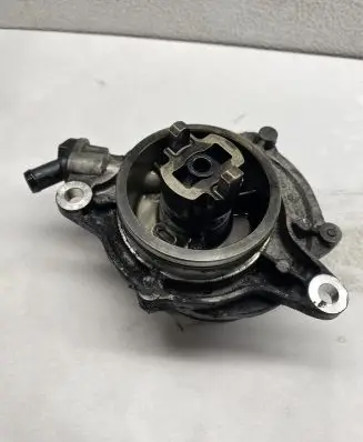 BMW 5 E60 E61 Vacuum pump 700437012