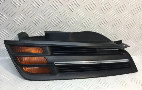 Nissan Micra Front bumper upper radiator grill 62320AX600